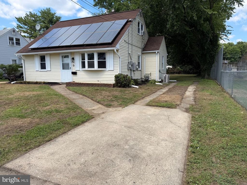 9 E WILLIAMS AVE, Barrington, NJ 08007