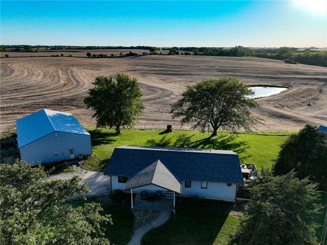 1277 200th Street, Hiawatha, KS 66434