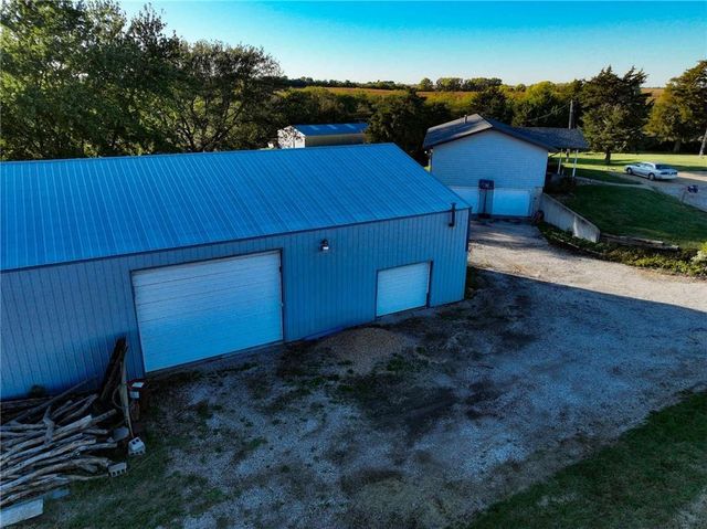 1277 200th Street, Hiawatha, KS 66434
