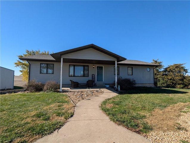 1277 200th Street, Hiawatha, KS 66434