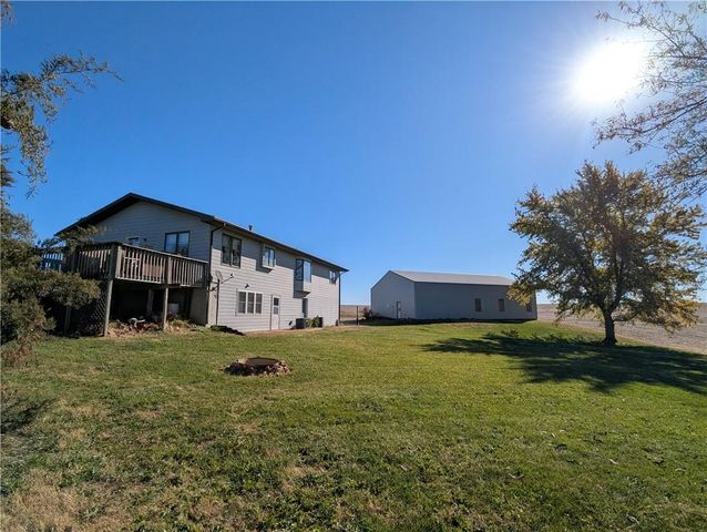 1277 200th Street, Hiawatha, KS 66434