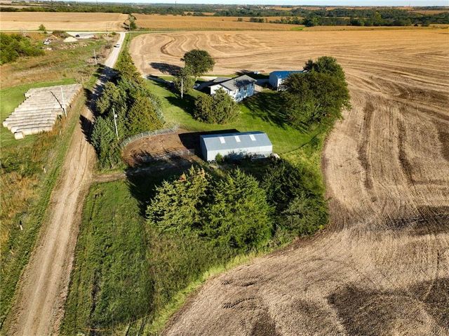 1277 200th Street, Hiawatha, KS 66434