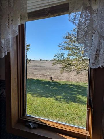 1277 200th Street, Hiawatha, KS 66434