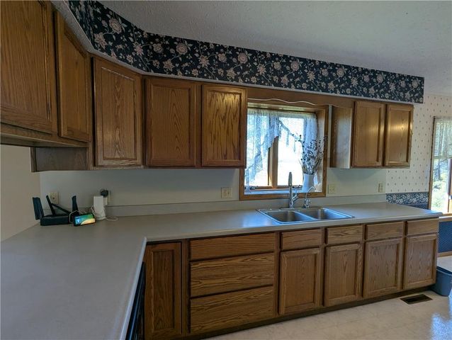 1277 200th Street, Hiawatha, KS 66434