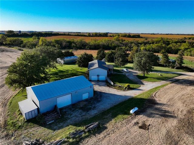 1277 200th Street, Hiawatha, KS 66434
