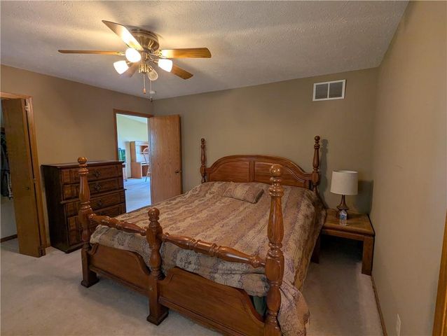 1277 200th Street, Hiawatha, KS 66434