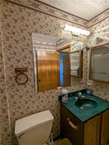 1277 200th Street, Hiawatha, KS 66434