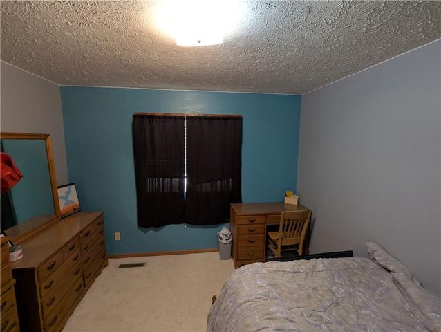 1277 200th Street, Hiawatha, KS 66434