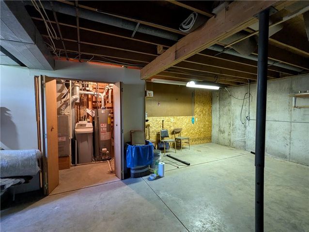 1277 200th Street, Hiawatha, KS 66434