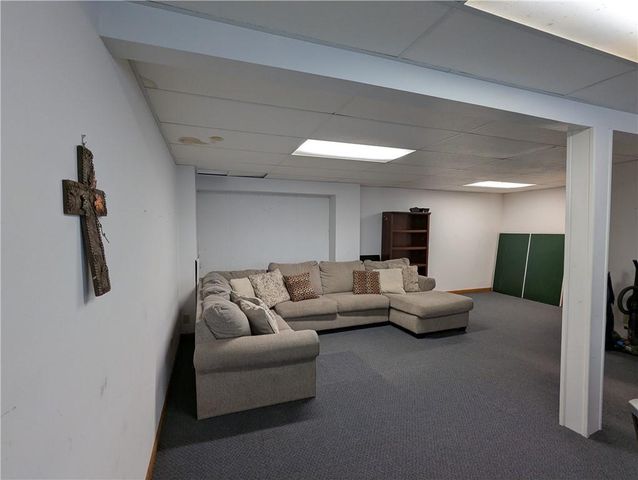 1277 200th Street, Hiawatha, KS 66434