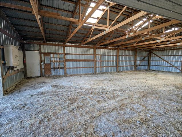 1277 200th Street, Hiawatha, KS 66434