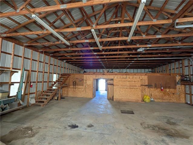 1277 200th Street, Hiawatha, KS 66434