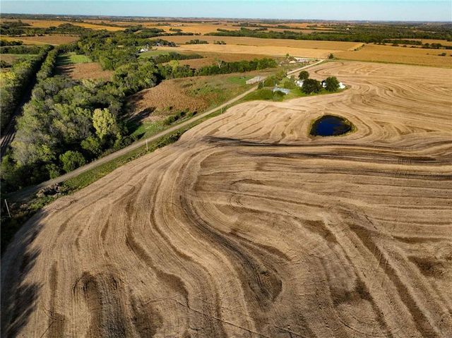 1277 200th Street, Hiawatha, KS 66434