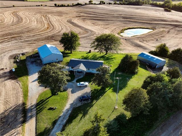 1277 200th Street, Hiawatha, KS 66434