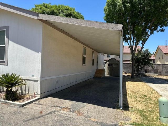 820 S Chinowth # 98, Visalia, CA 93277