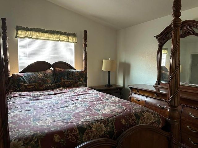 820 S Chinowth # 98, Visalia, CA 93277