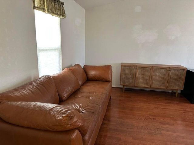 820 S Chinowth # 98, Visalia, CA 93277