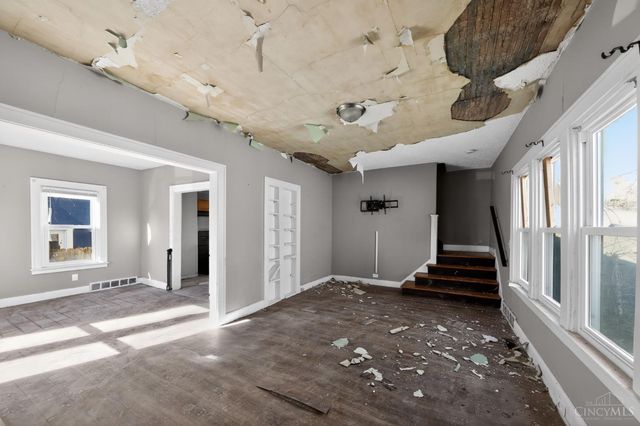 4340 W Eighth Street, Cincinnati, OH 45205