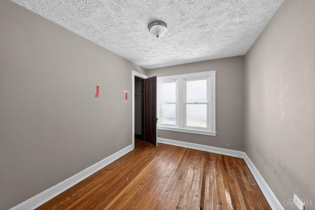 4340 W Eighth Street, Cincinnati, OH 45205