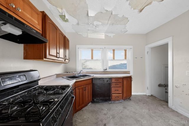 4340 W Eighth Street, Cincinnati, OH 45205