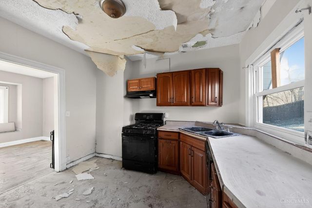 4340 W Eighth Street, Cincinnati, OH 45205