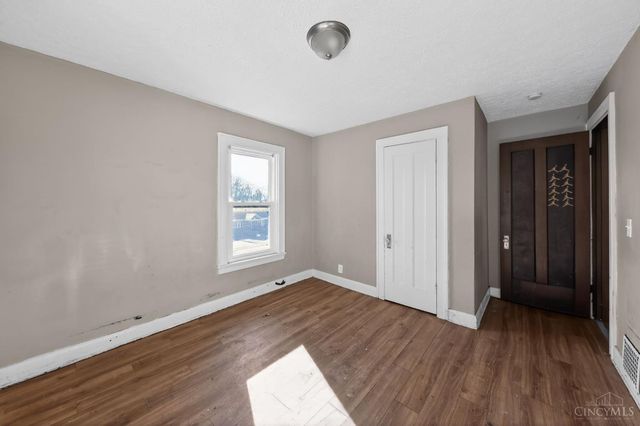 4340 W Eighth Street, Cincinnati, OH 45205