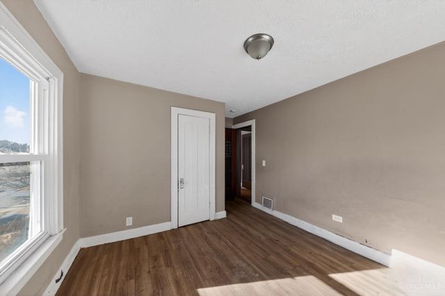 4340 W Eighth Street, Cincinnati, OH 45205