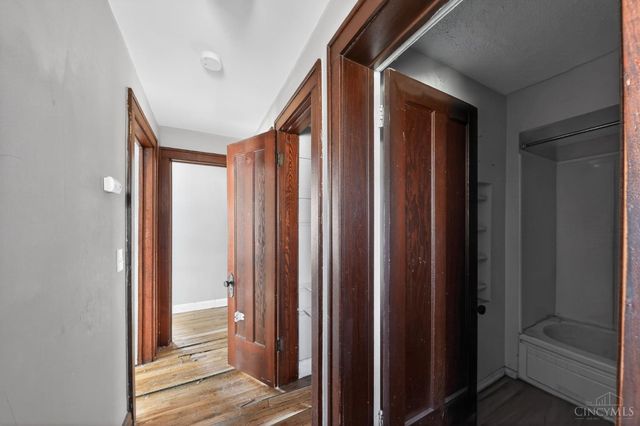 4340 W Eighth Street, Cincinnati, OH 45205