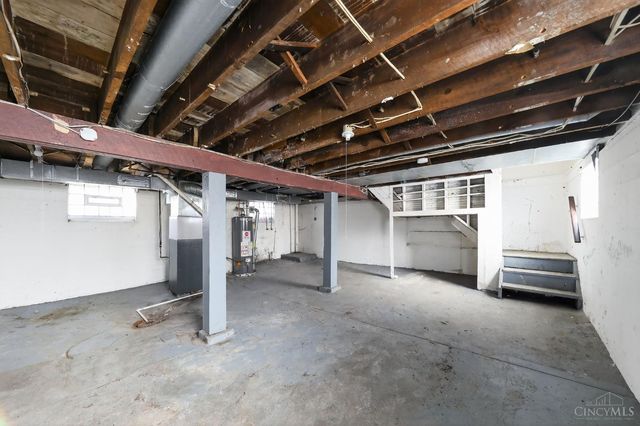 4340 W Eighth Street, Cincinnati, OH 45205