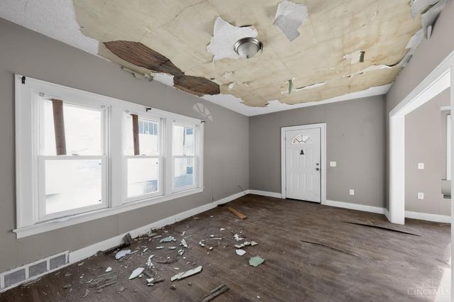 4340 W Eighth Street, Cincinnati, OH 45205