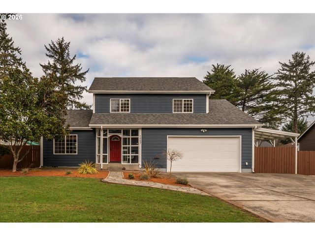 1057 4th St Se, Bandon, OR 97411