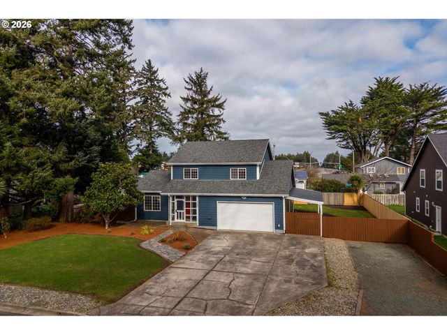 1057 4th St Se, Bandon, OR 97411