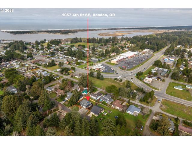 1057 4th St Se, Bandon, OR 97411