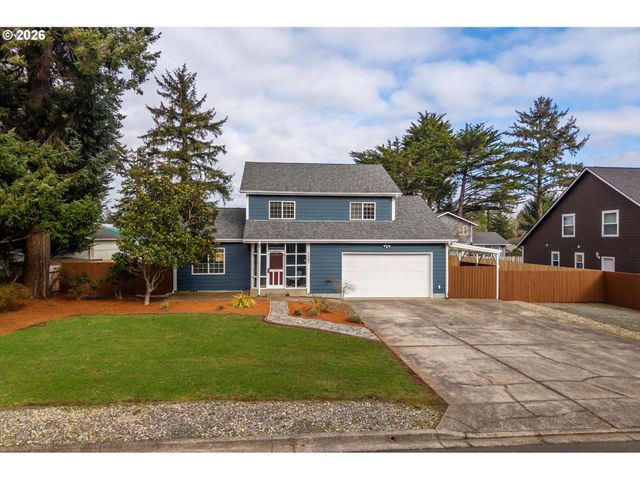 1057 4th St Se, Bandon, OR 97411