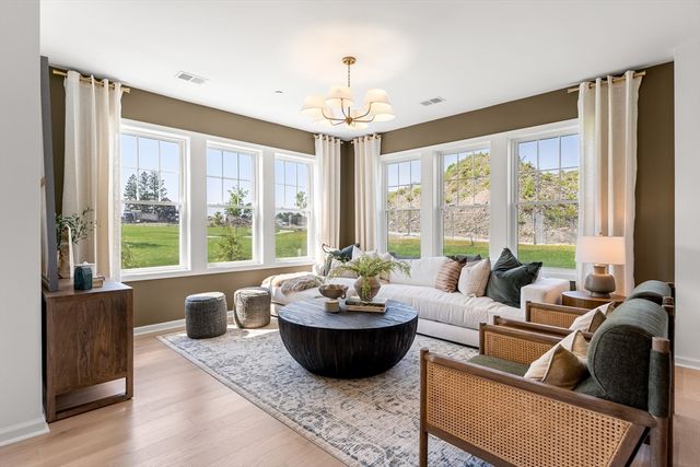 5 Peters Farm Way 207, Westborough, MA 01581