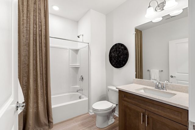 5 Peters Farm Way 207, Westborough, MA 01581