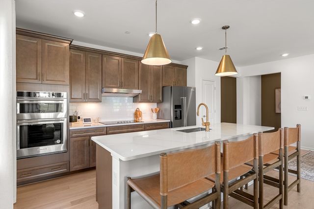 5 Peters Farm Way 207, Westborough, MA 01581