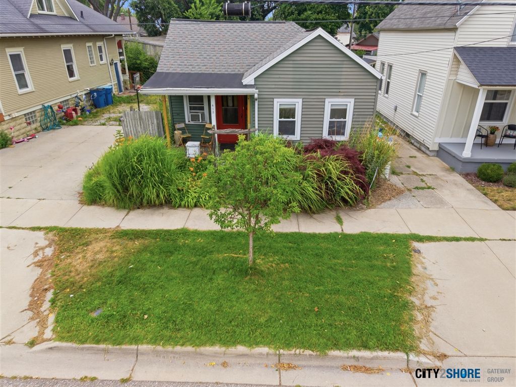 413 N 6th Street, Grand Haven, MI 49417