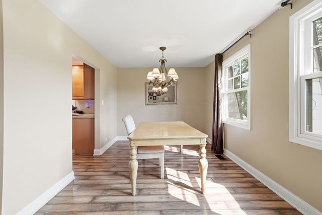 1255 Briarcliffe Boulevard, Wheaton, IL 60189