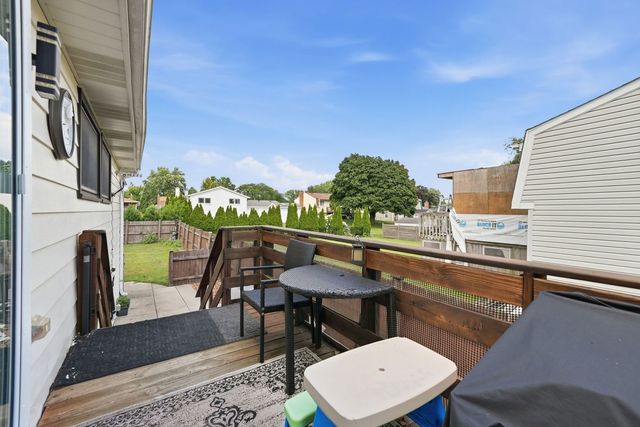1255 Briarcliffe Boulevard, Wheaton, IL 60189