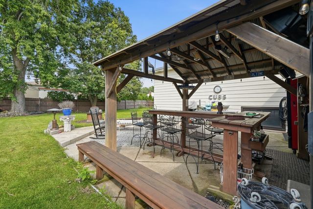 1255 Briarcliffe Boulevard, Wheaton, IL 60189