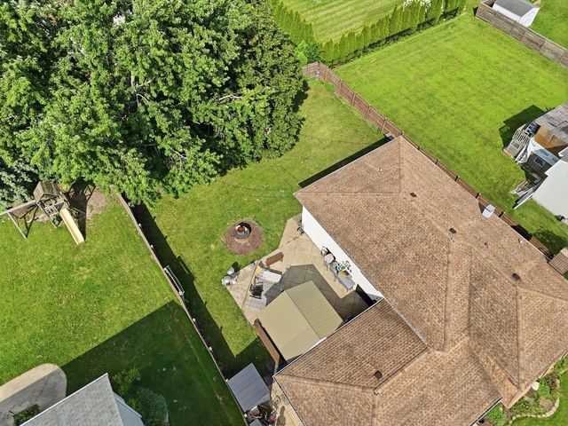 1255 Briarcliffe Boulevard, Wheaton, IL 60189
