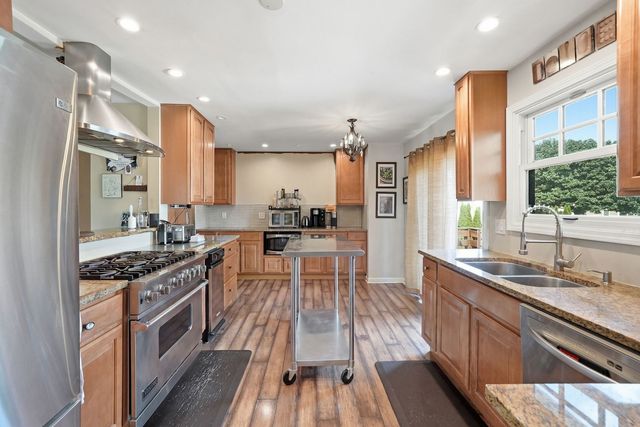 1255 Briarcliffe Boulevard, Wheaton, IL 60189