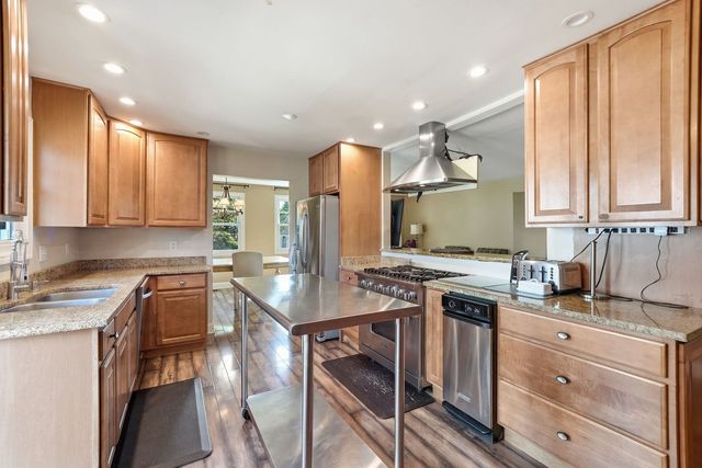 1255 Briarcliffe Boulevard, Wheaton, IL 60189