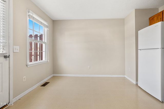 671 Beaverview Drive 671, Bristol, VA 24201