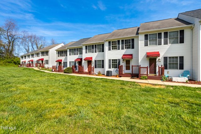 671 Beaverview Drive 671, Bristol, VA 24201