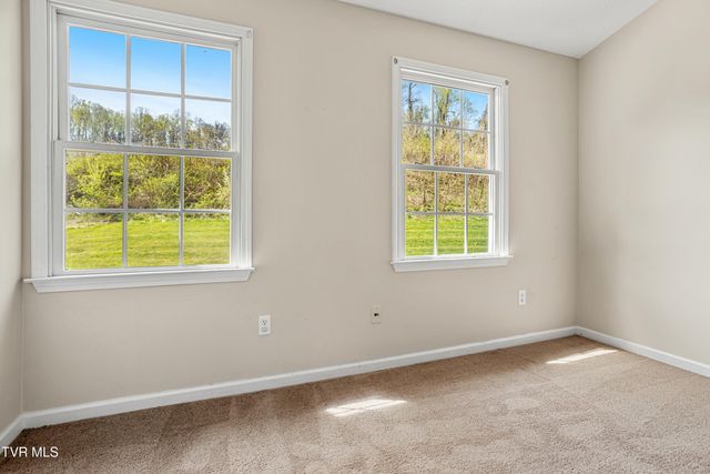 671 Beaverview Drive 671, Bristol, VA 24201