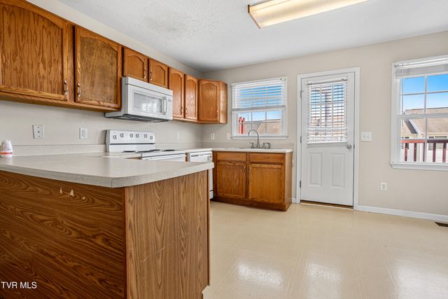 671 Beaverview Drive 671, Bristol, VA 24201