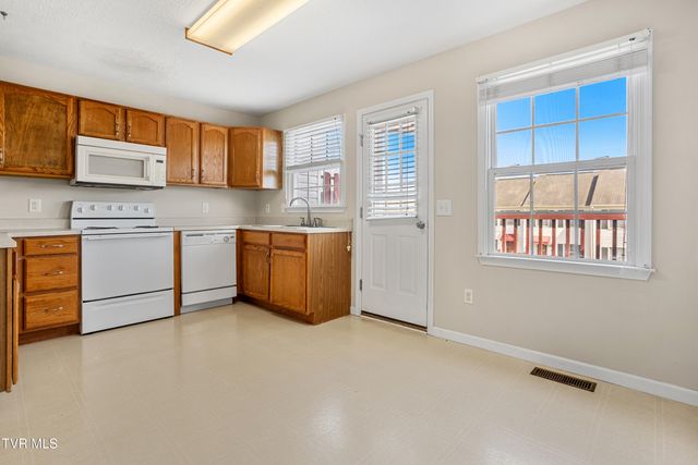 671 Beaverview Drive 671, Bristol, VA 24201