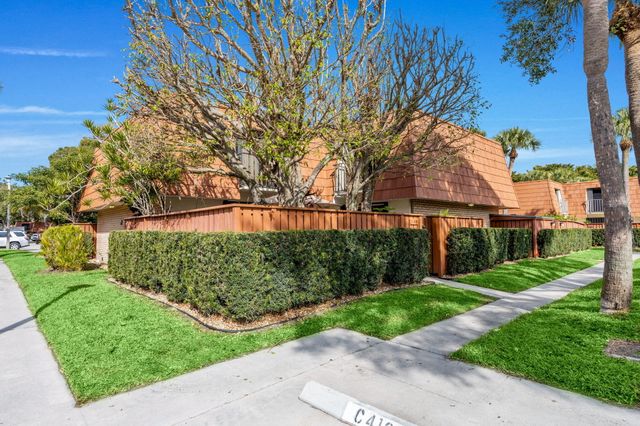 749 Buttonwood Lane, Boynton Beach, FL 33436